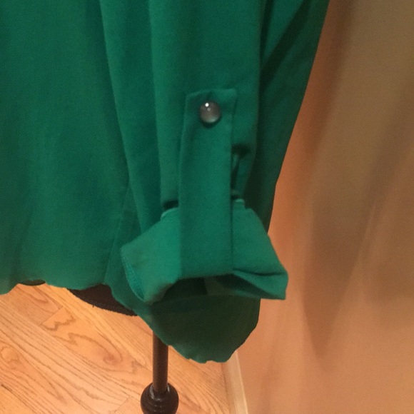 🍍Blouse🍍 - Picture 2 of 5